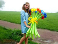 Учительница эстонского языка в школе Atlasnet.
Училась в Tallinna Ülikool, eesti keel võõrkeelena ja eesti kultuur.