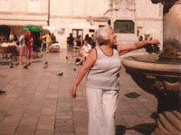 Администратор, Мастер-консультант-секретер языковых знаний.