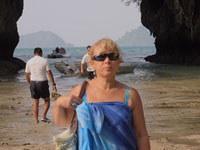 Учительница английского языка в школе Atlasnet.
Училась в Läti Riiklik Ülikool, Rostov-na-Donu Riiklik Ülikool.