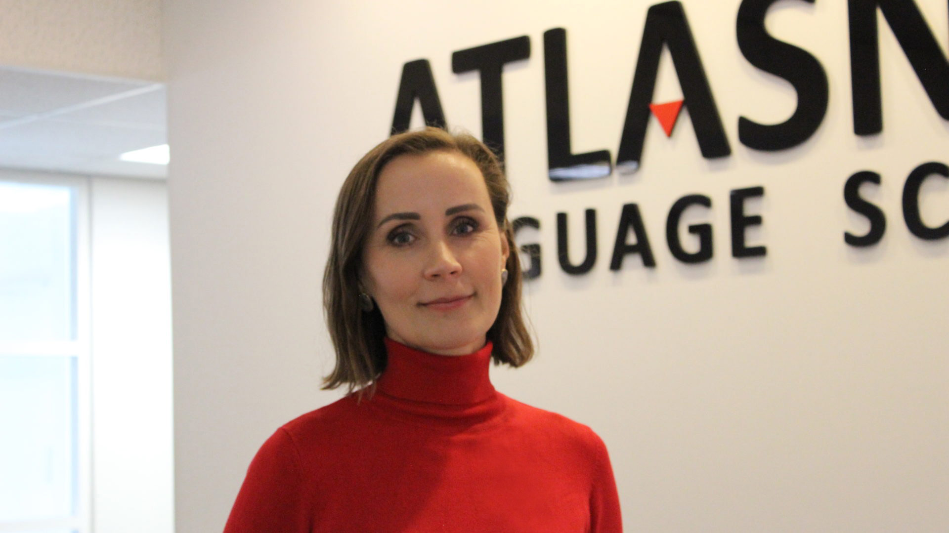 irma-bez-mikro-fotoshop Учительница эстонского Atlasnet в Таллинне