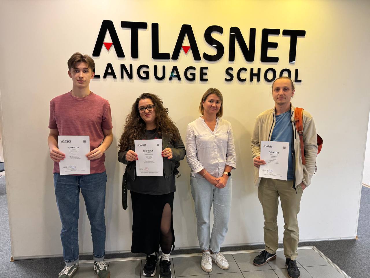 photo_6010606255019770350_y